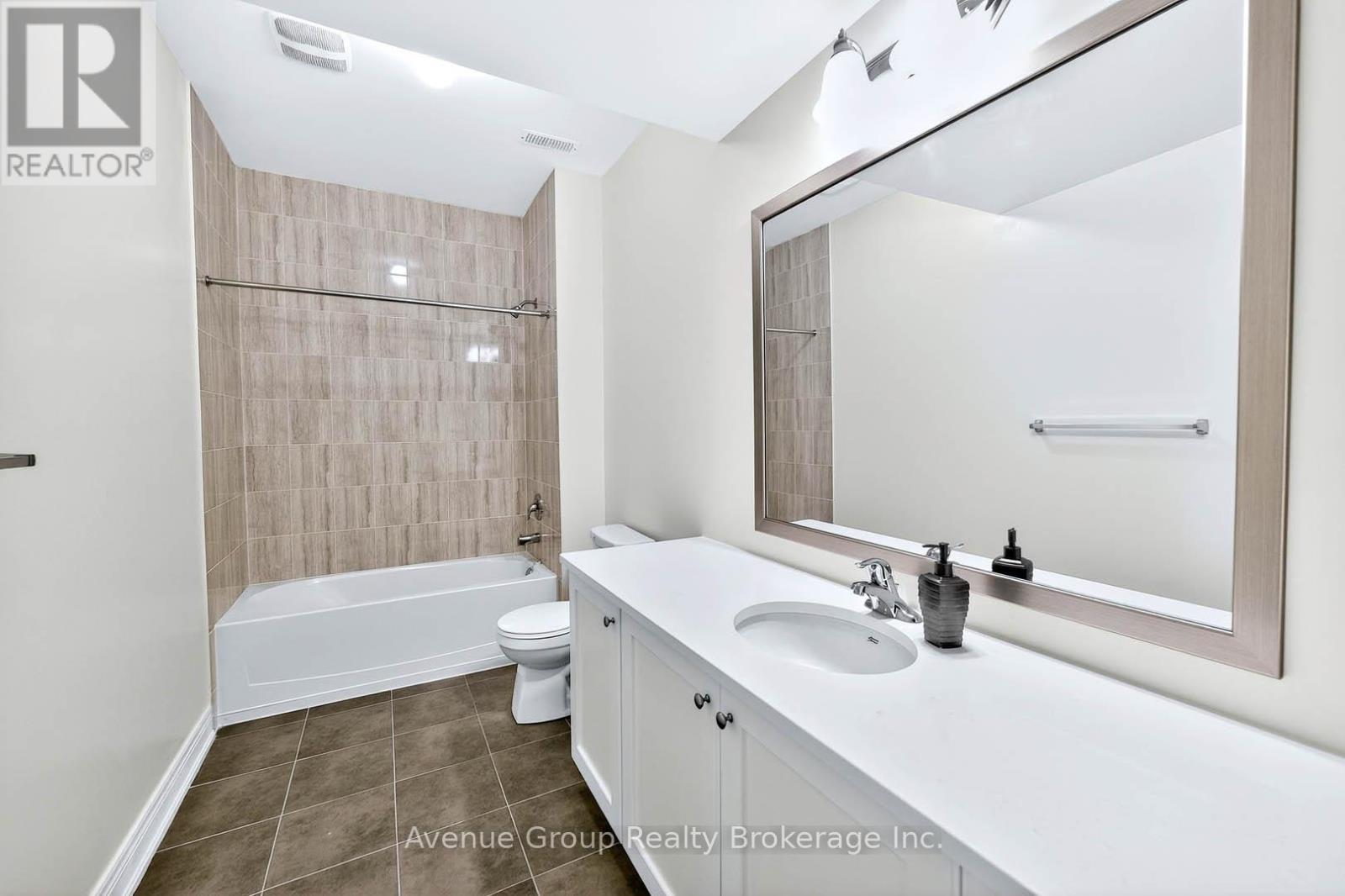 200 Farrell Road, Vaughan, Ontario  L6A 4W6 - Photo 46 - N12874380