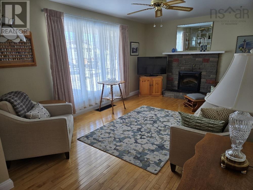 100 Higgins Street, Truro, Nova Scotia  B2N 2L7 - Photo 5 - 202603648