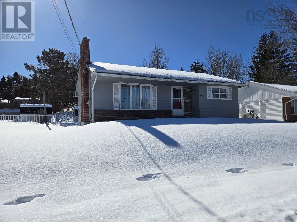 100 Higgins Street, Truro, Nova Scotia  B2N 2L7 - Photo 3 - 202603648