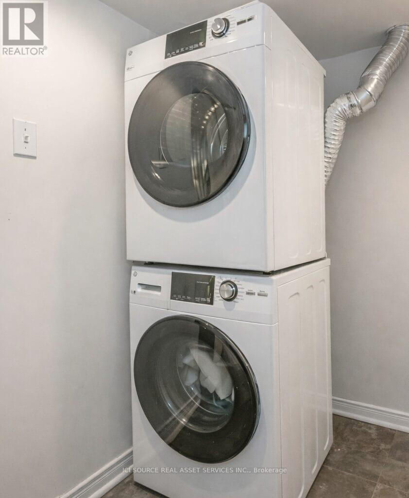 Upper - 192 Edwin Street, Kitchener, Ontario  N2H 4P2 - Photo 11 - X12874372