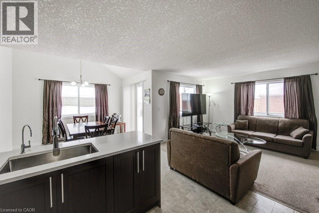 711 Southwood Way, Woodstock, Ontario  N4V 1H5 - Photo 15 - 40801044