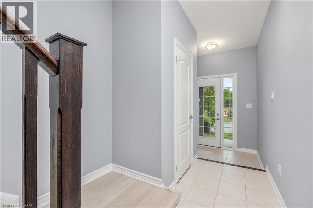 91 Borers Creek Circle, Waterdown, Ontario  L8B 1W3 - Photo 13 - 40804434