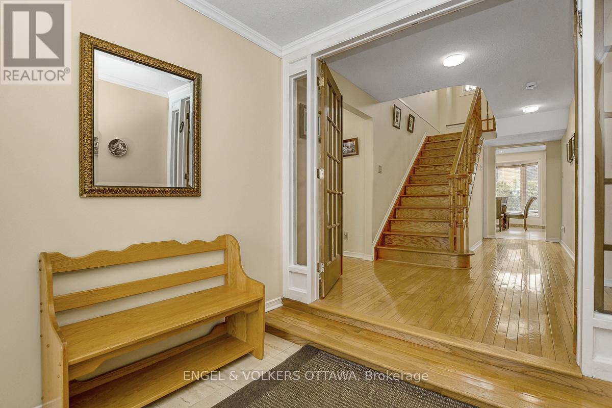 7 Condie Street W, Ottawa, Ontario  K2G 5M3 - Photo 2 - X12874402