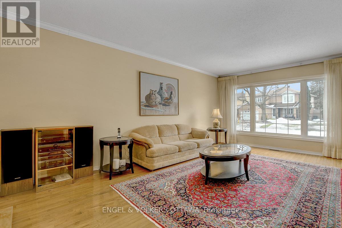 7 Condie Street W, Ottawa, Ontario  K2G 5M3 - Photo 4 - X12874402