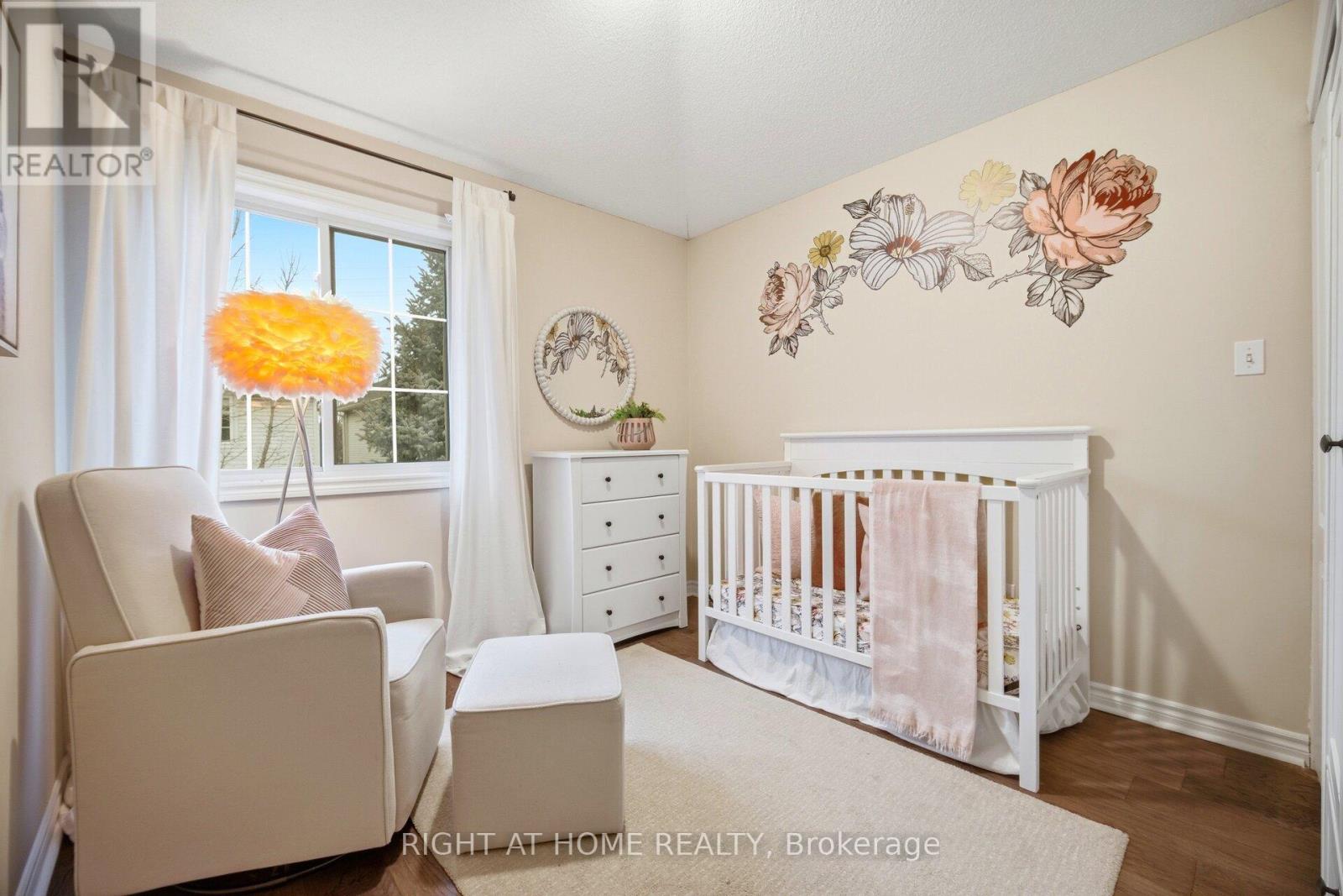 1353 Stephenson Drive, Burlington, Ontario  L7S 2M4 - Photo 32 - W12844598