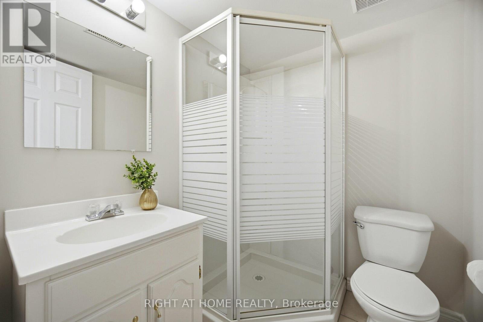 1353 Stephenson Drive, Burlington, Ontario  L7S 2M4 - Photo 43 - W12844598