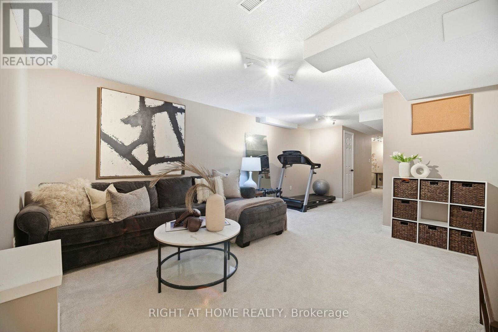 1353 Stephenson Drive, Burlington, Ontario  L7S 2M4 - Photo 41 - W12844598