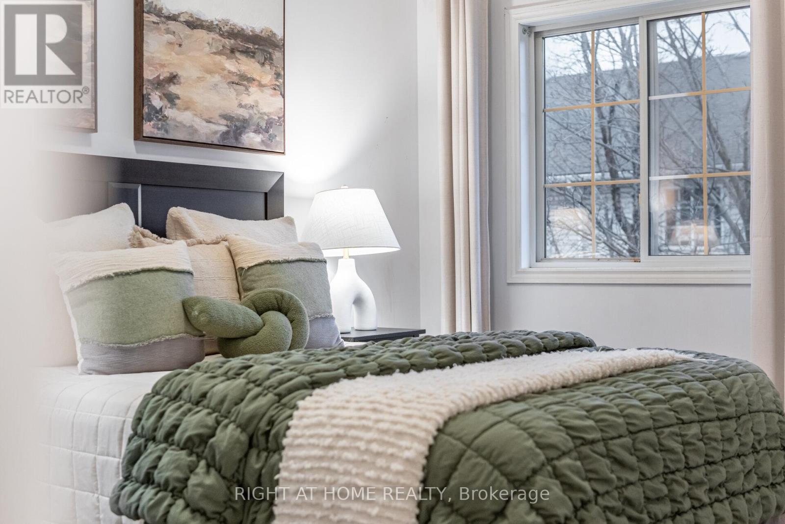 1353 Stephenson Drive, Burlington, Ontario  L7S 2M4 - Photo 31 - W12844598