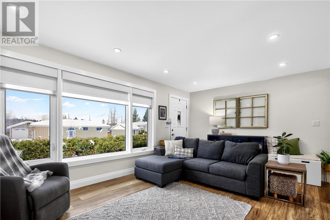 26 Rideau Avenue, Coniston, Ontario  P0M 1N0 - Photo 14 - 2126771