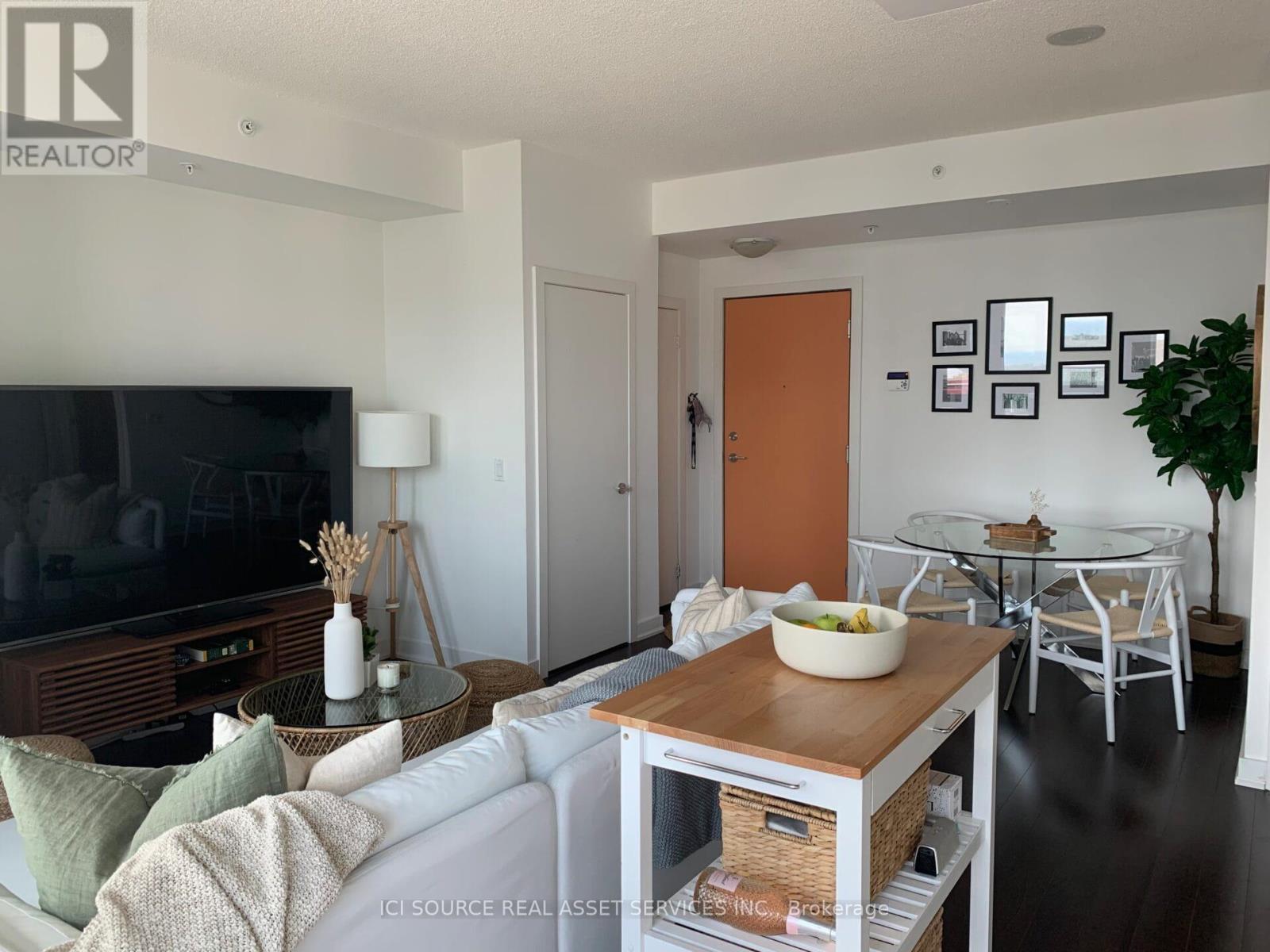 2706 - 30 Nelson Street, Toronto (Waterfront Communities), Ontario  M5V 0H5 - Photo 4 - C12874432