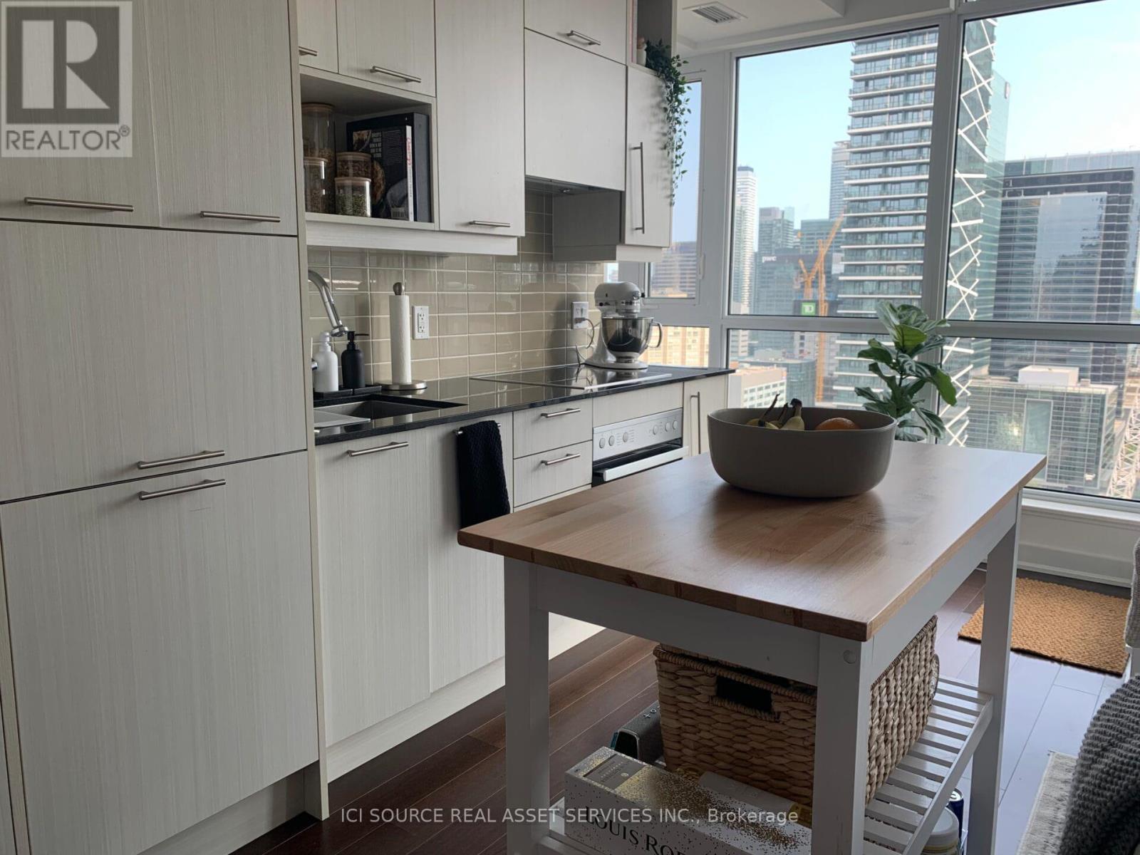 2706 - 30 Nelson Street, Toronto (Waterfront Communities), Ontario  M5V 0H5 - Photo 5 - C12874432