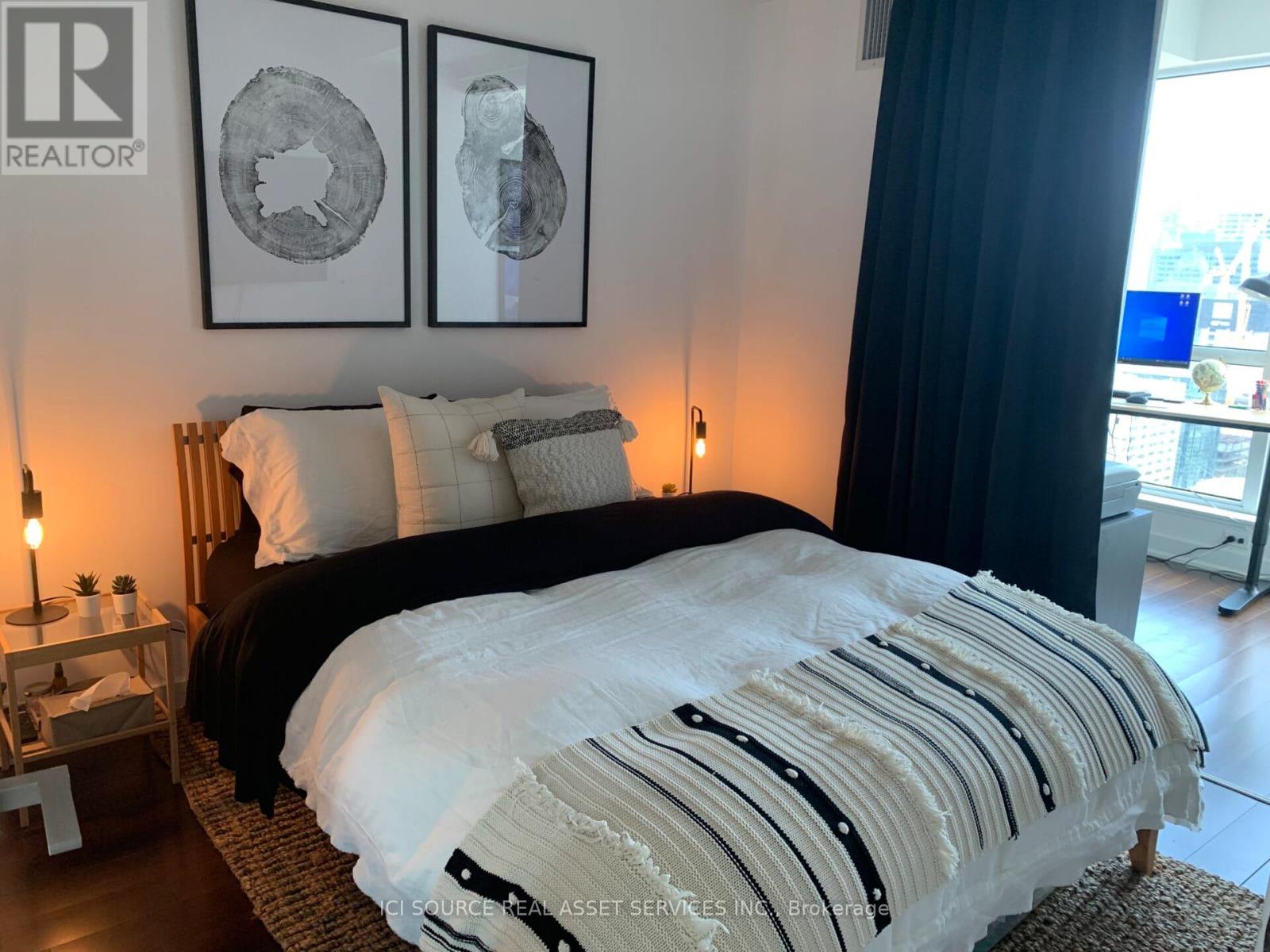 2706 - 30 Nelson Street, Toronto (Waterfront Communities), Ontario  M5V 0H5 - Photo 9 - C12874432