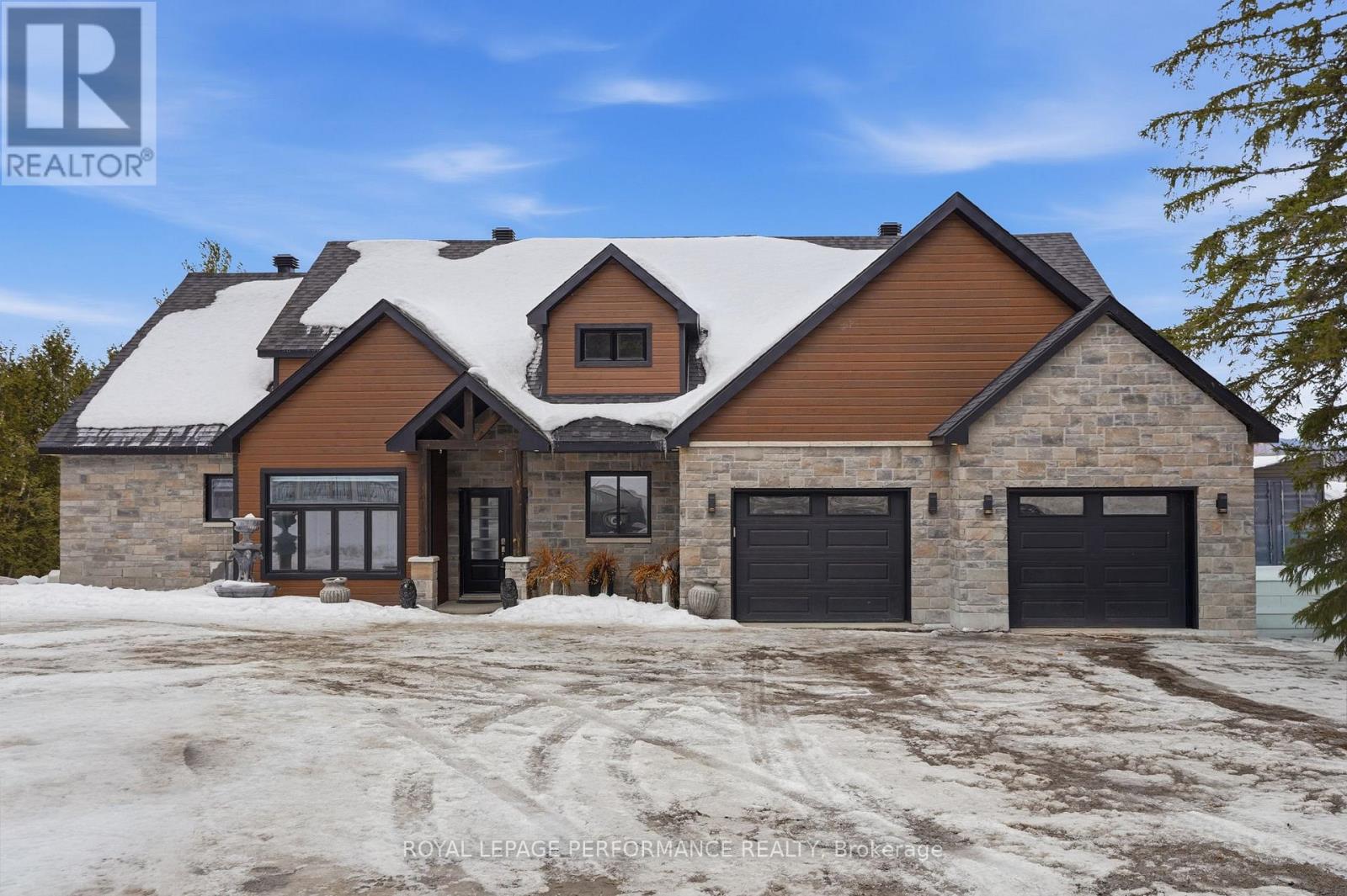 573 Bay Road, Alfred And Plantagenet, Ontario  K0B 1A0 - Photo 1 - X12874418