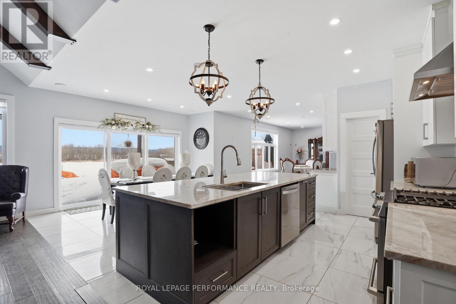 573 Bay Road, Alfred And Plantagenet, Ontario  K0B 1A0 - Photo 12 - X12874418