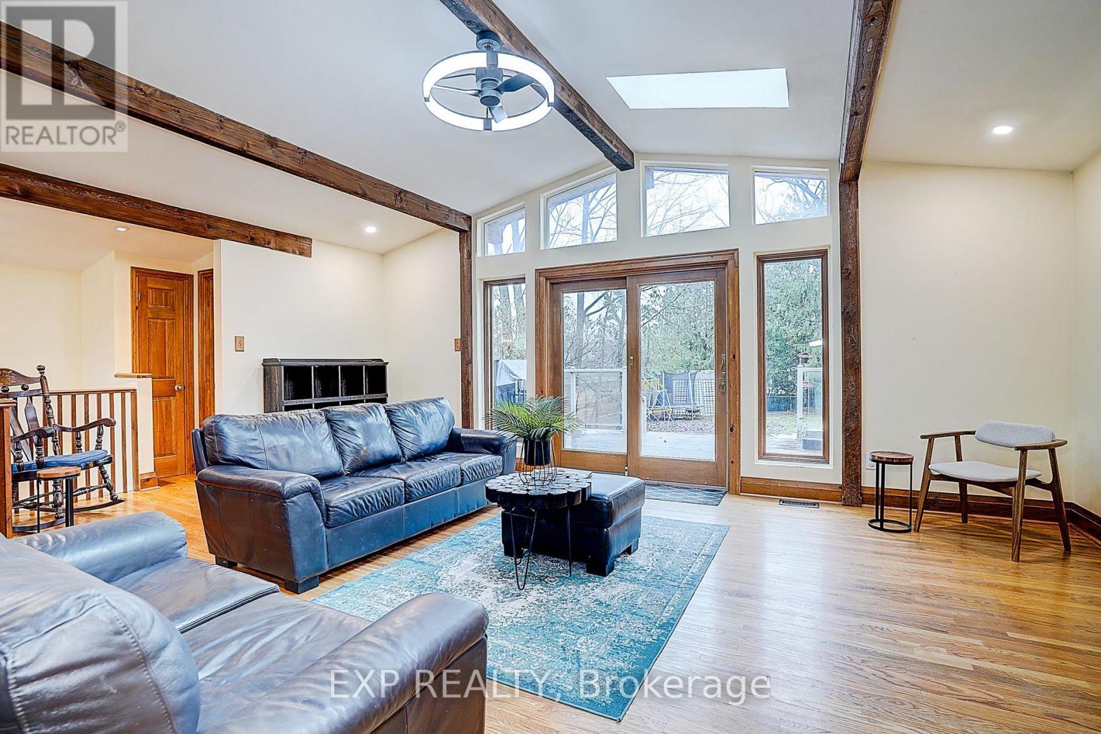 83 Spruce Street, Aurora (Aurora Village), Ontario  L4G 1S2 - Photo 10 - N12874388