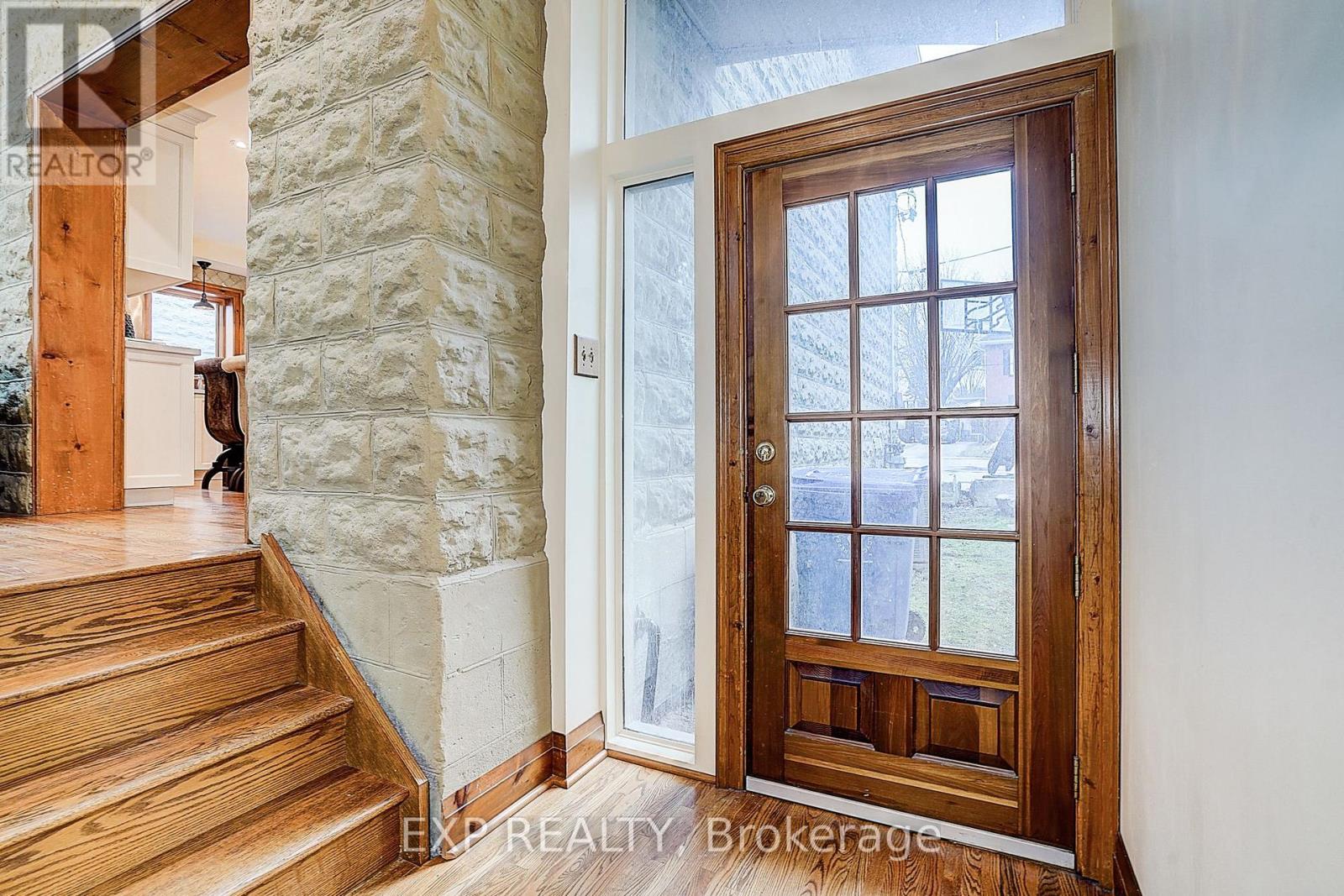 83 Spruce Street, Aurora (Aurora Village), Ontario  L4G 1S2 - Photo 19 - N12874388