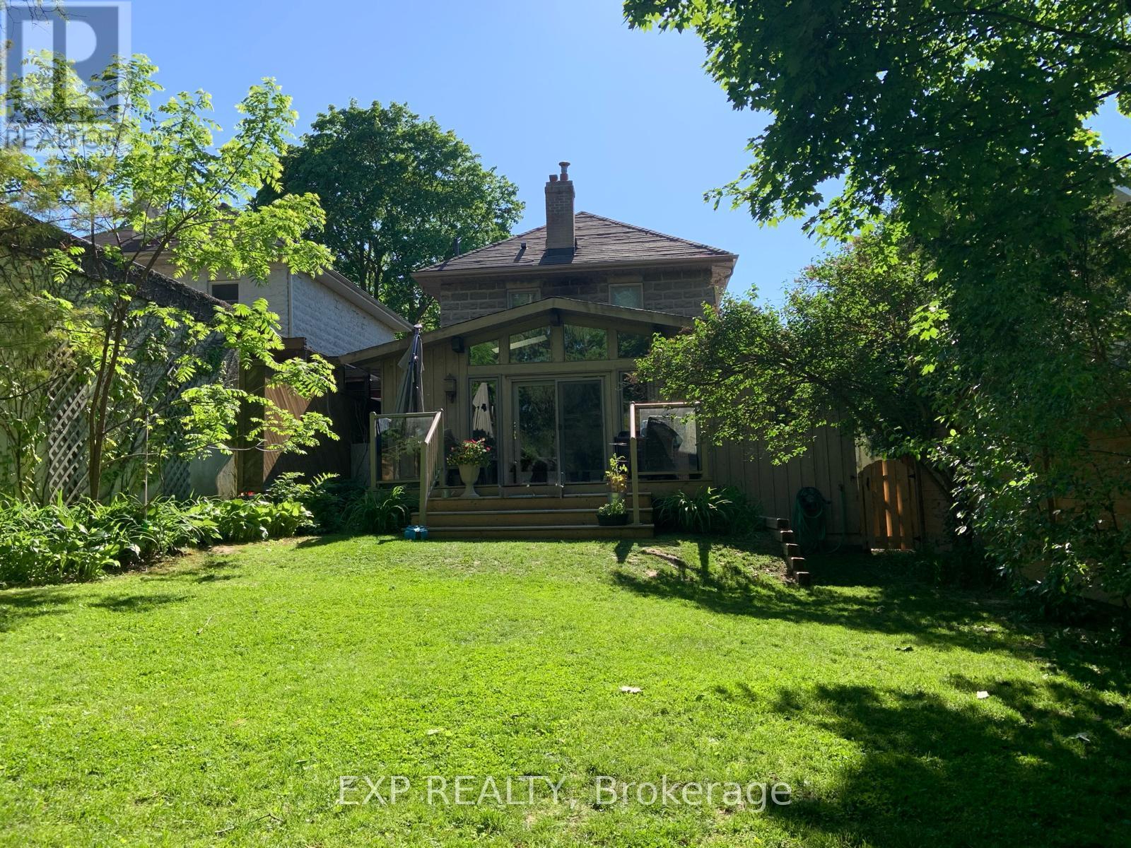 83 Spruce Street, Aurora (Aurora Village), Ontario  L4G 1S2 - Photo 22 - N12874388