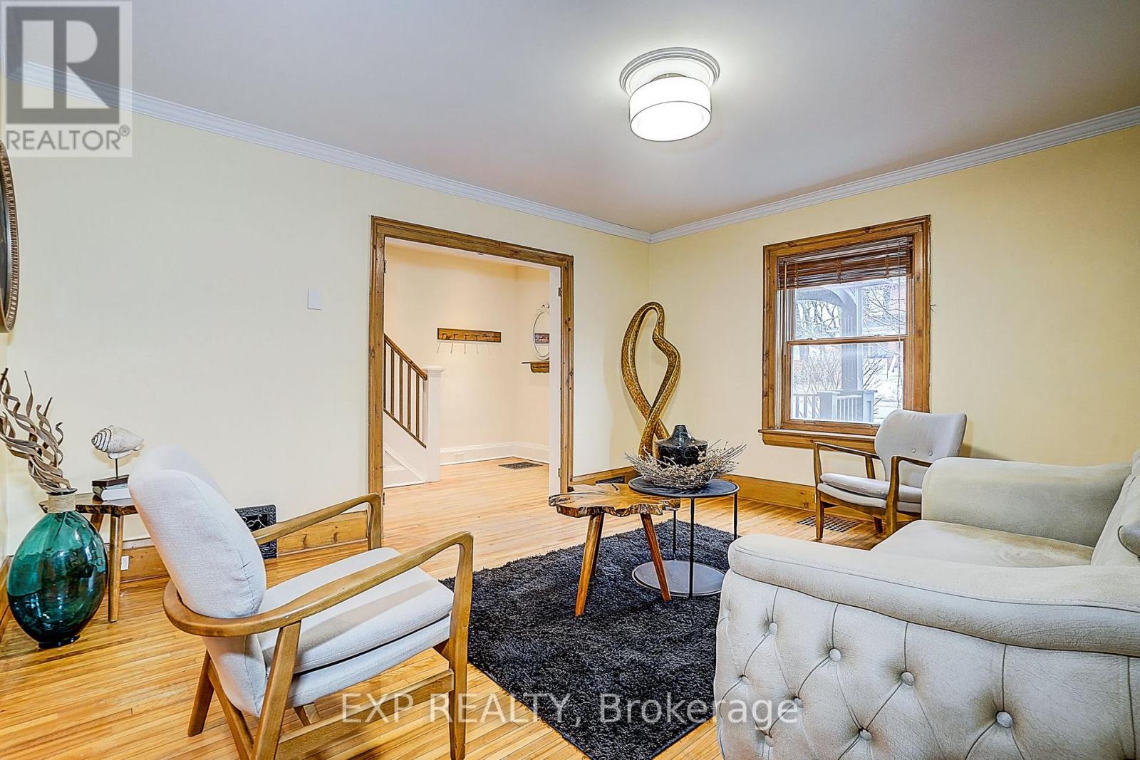 83 Spruce Street, Aurora (Aurora Village), Ontario  L4G 1S2 - Photo 5 - N12874388