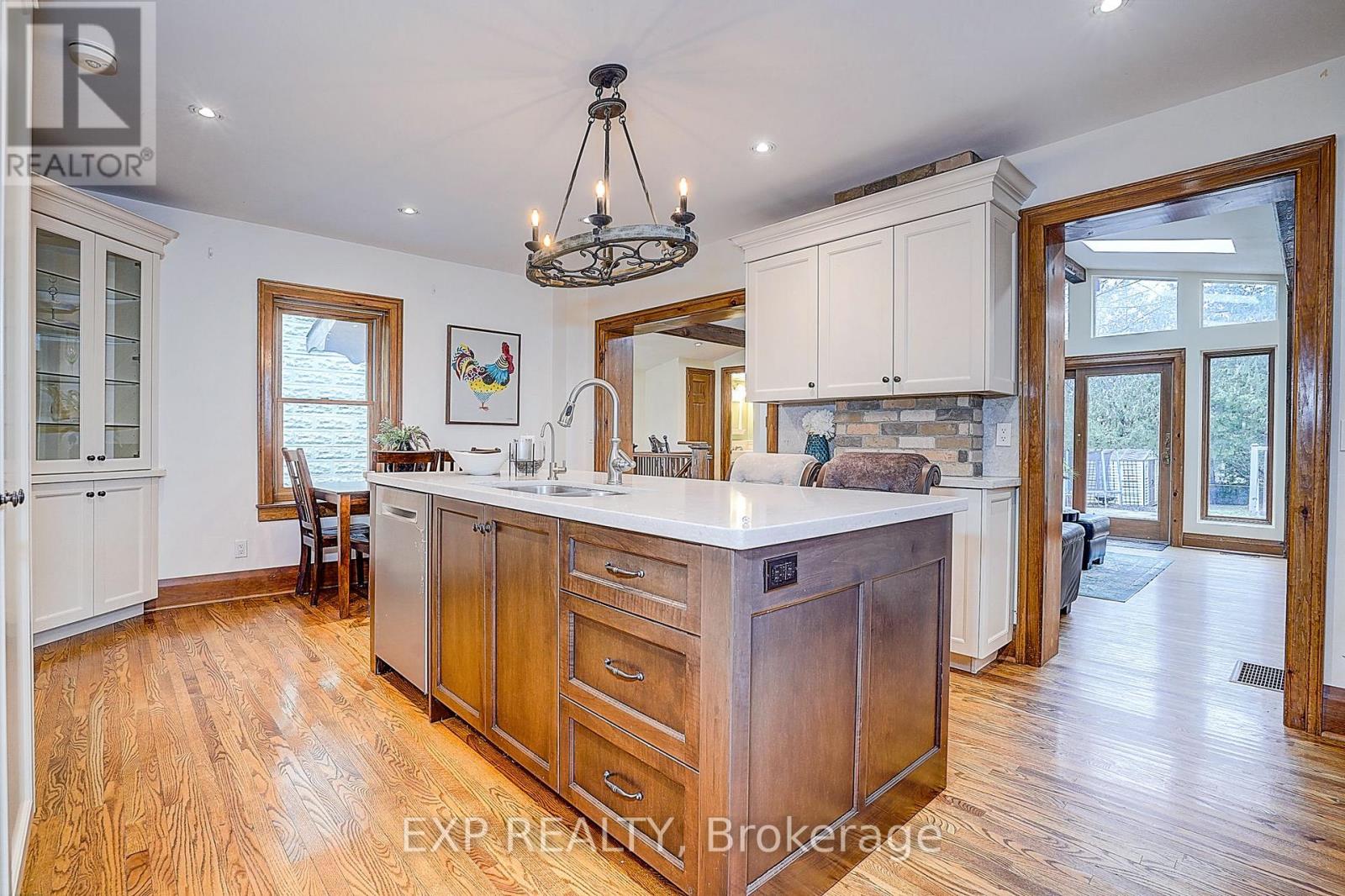 83 Spruce Street, Aurora (Aurora Village), Ontario  L4G 1S2 - Photo 8 - N12874388