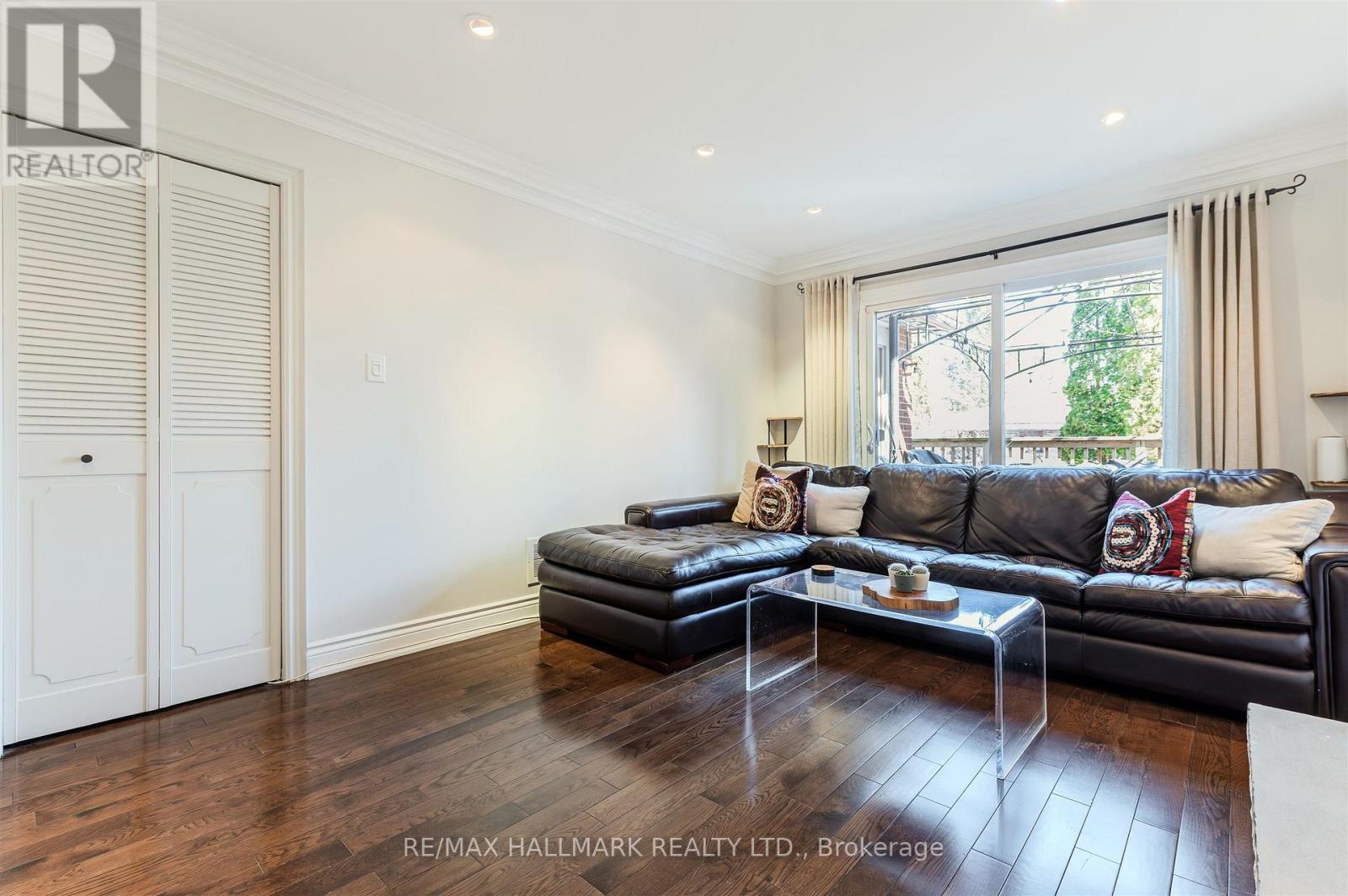 136 Mossgrove Trail, Toronto, Ontario  M2L 2W5 - Photo 17 - C12863384