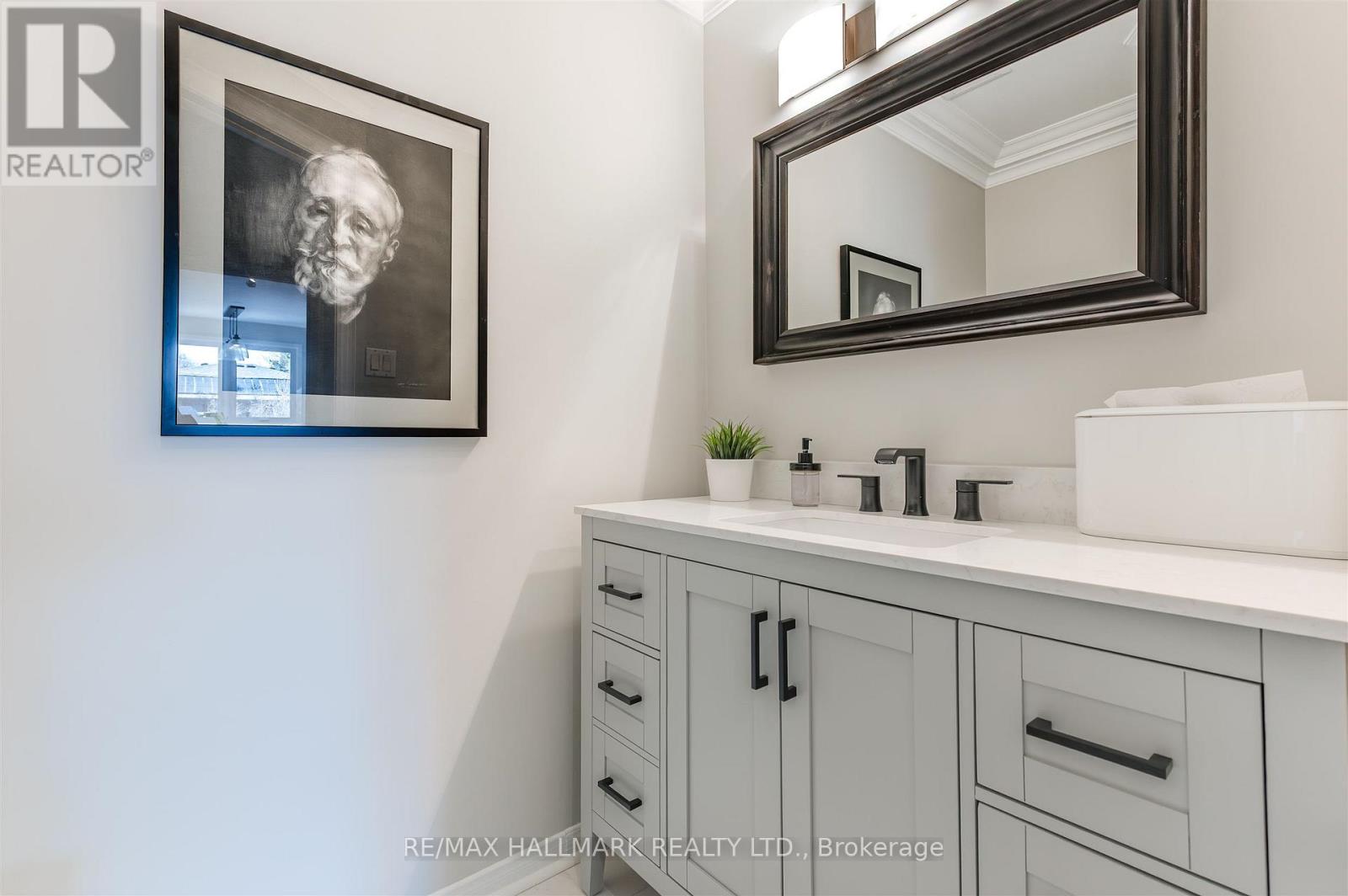 136 Mossgrove Trail, Toronto, Ontario  M2L 2W5 - Photo 15 - C12863384