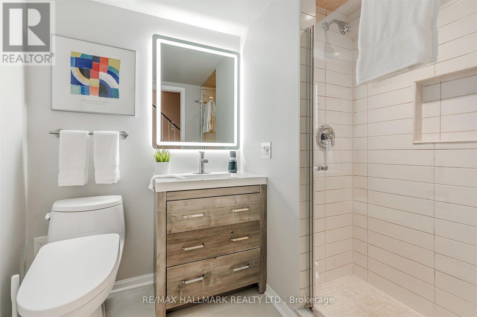 136 Mossgrove Trail, Toronto, Ontario  M2L 2W5 - Photo 35 - C12863384