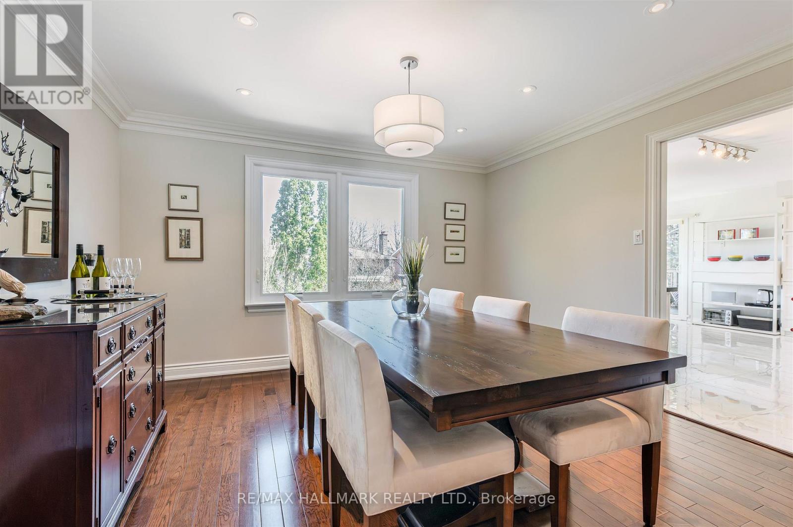 136 Mossgrove Trail, Toronto, Ontario  M2L 2W5 - Photo 9 - C12863384