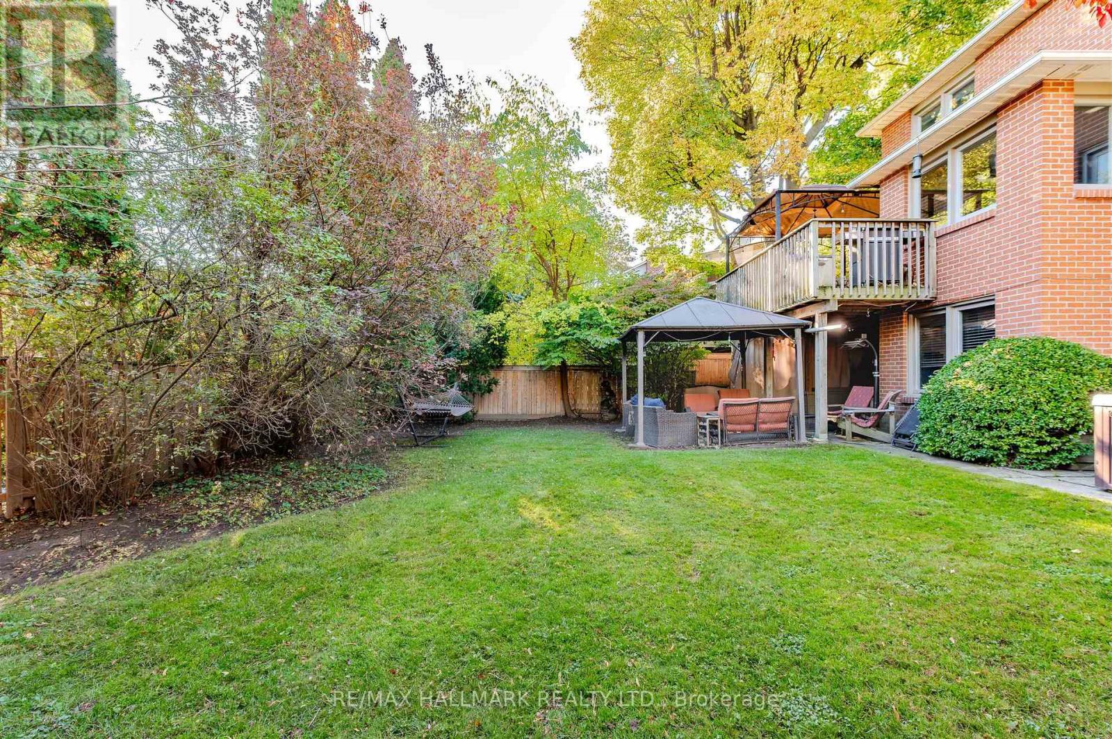 136 Mossgrove Trail, Toronto, Ontario  M2L 2W5 - Photo 42 - C12863384