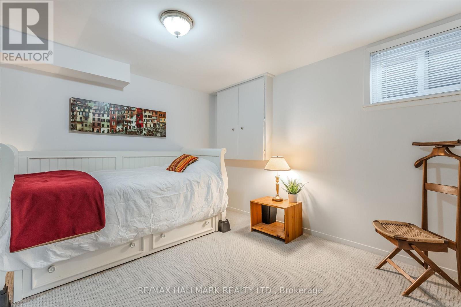 136 Mossgrove Trail, Toronto, Ontario  M2L 2W5 - Photo 33 - C12863384