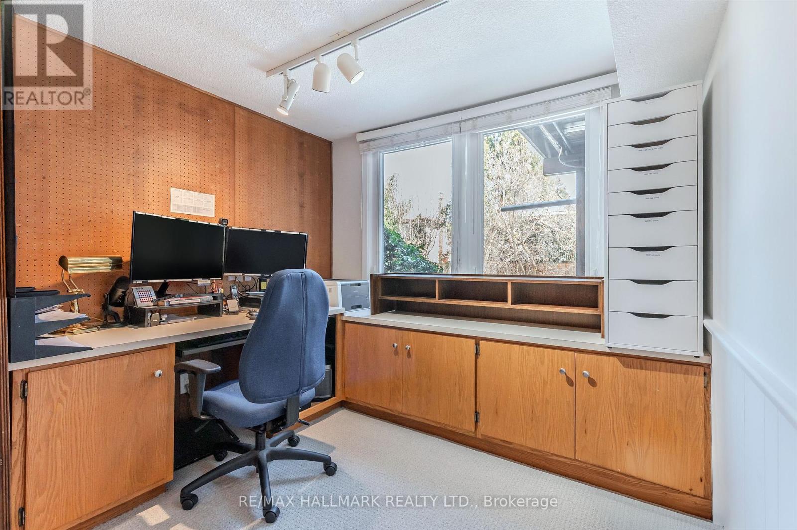 136 Mossgrove Trail, Toronto, Ontario  M2L 2W5 - Photo 34 - C12863384