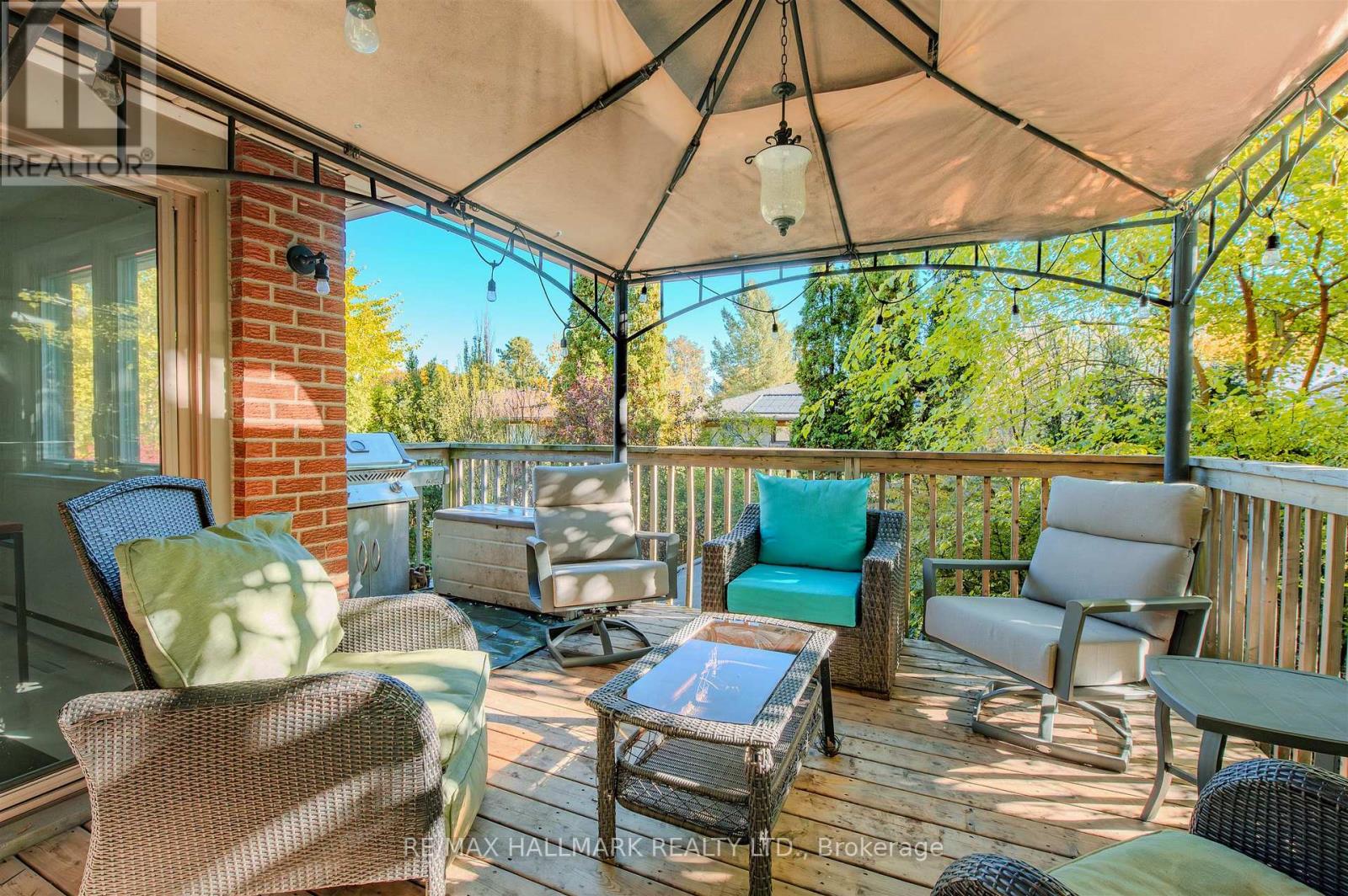 136 Mossgrove Trail, Toronto, Ontario  M2L 2W5 - Photo 36 - C12863384