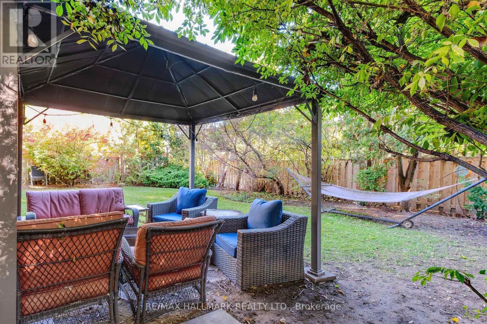 136 Mossgrove Trail, Toronto, Ontario  M2L 2W5 - Photo 39 - C12863384