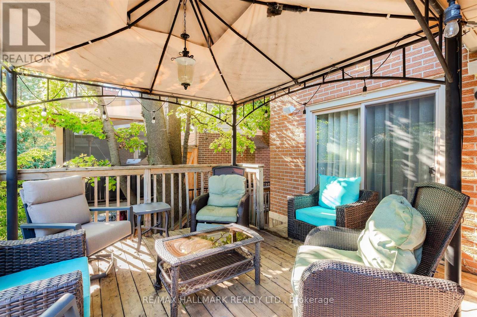 136 Mossgrove Trail, Toronto, Ontario  M2L 2W5 - Photo 38 - C12863384