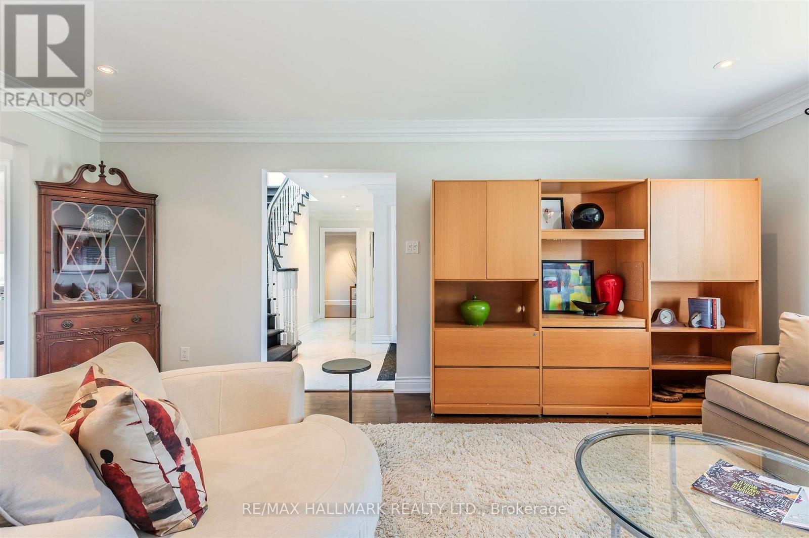 136 Mossgrove Trail, Toronto, Ontario  M2L 2W5 - Photo 6 - C12863384