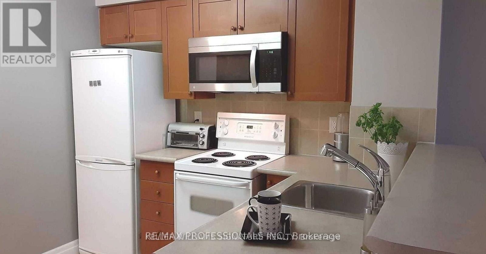 616 - 2121 Lake Shore Boulevard W, Toronto, Ontario  M8V 4E9 - Photo 8 - W12874390