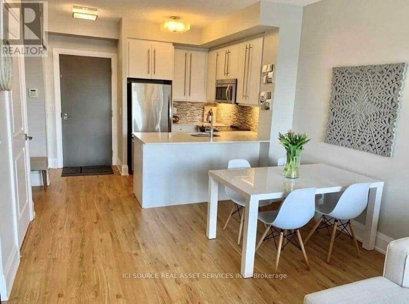 520 - 1 Old Mill Drive, Toronto, Ontario  M6S 0A1 - Photo 12 - W12874398