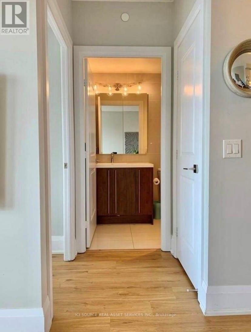 520 - 1 Old Mill Drive, Toronto, Ontario  M6S 0A1 - Photo 15 - W12874398