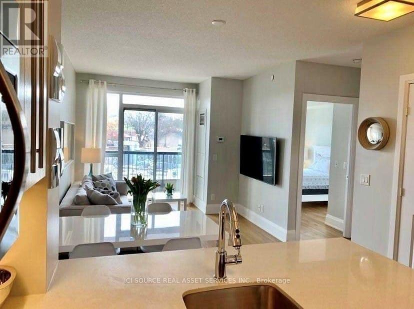 520 - 1 Old Mill Drive, Toronto, Ontario  M6S 0A1 - Photo 5 - W12874398