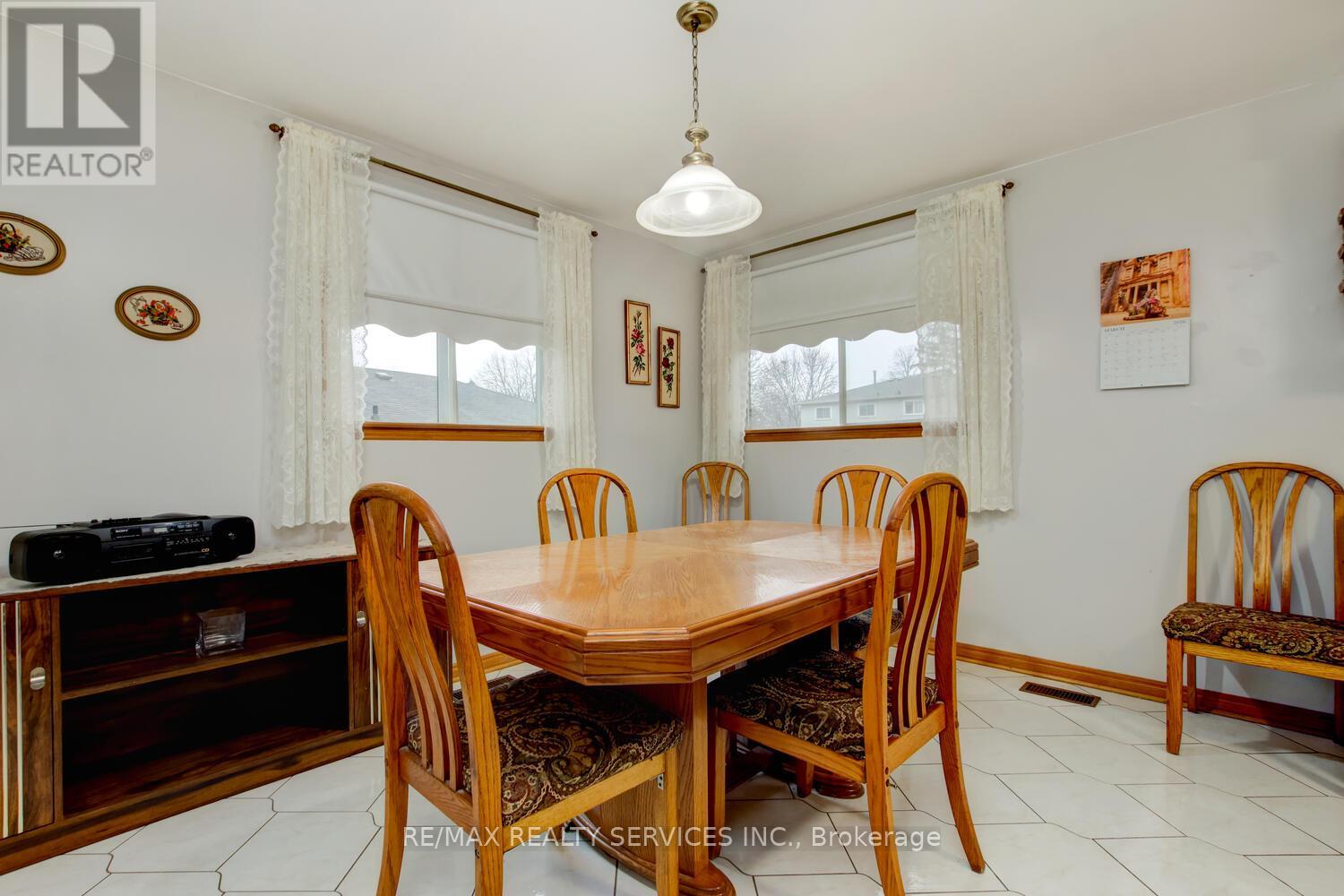 78 Massey Street, Brampton, Ontario  L6S 2W5 - Photo 15 - W12874400