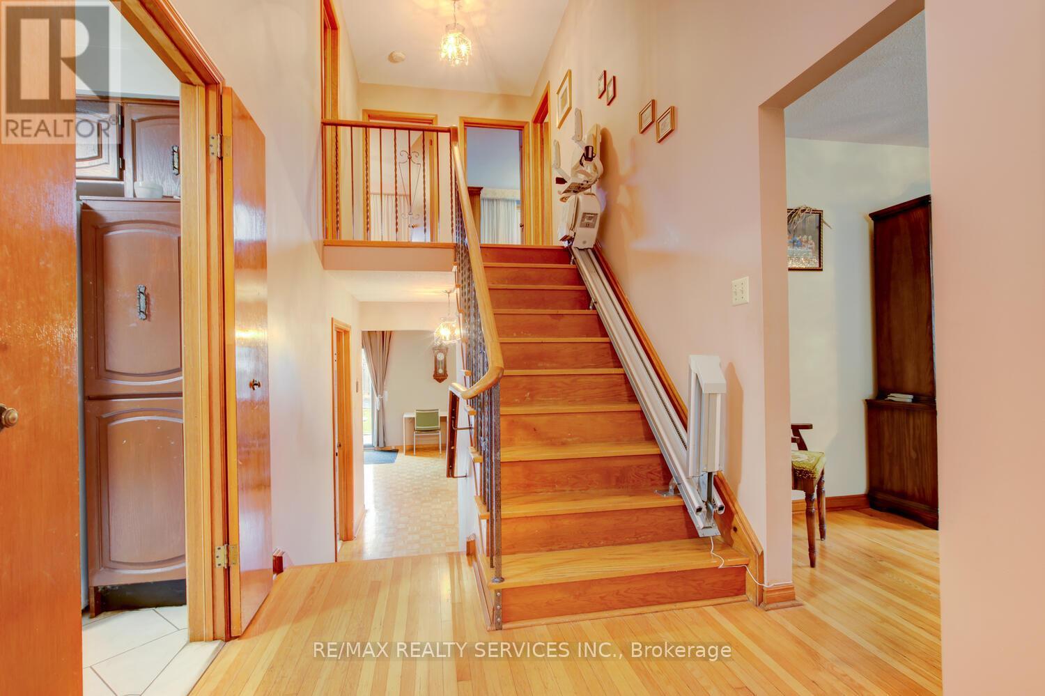 78 Massey Street, Brampton, Ontario  L6S 2W5 - Photo 17 - W12874400