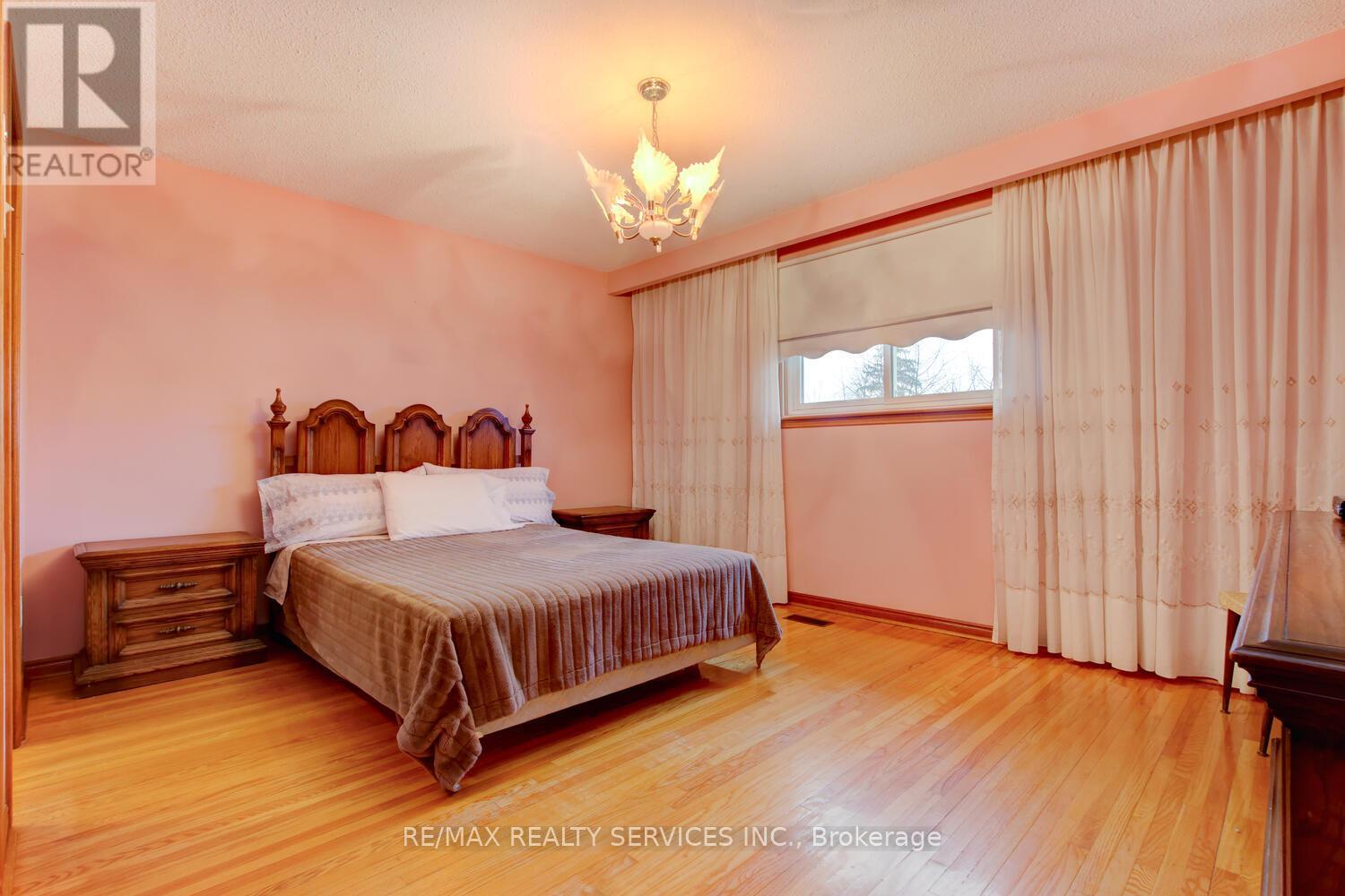 78 Massey Street, Brampton, Ontario  L6S 2W5 - Photo 18 - W12874400