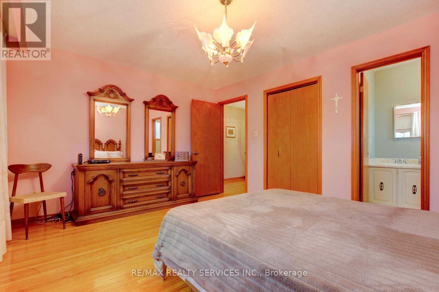 78 Massey Street, Brampton, Ontario  L6S 2W5 - Photo 20 - W12874400