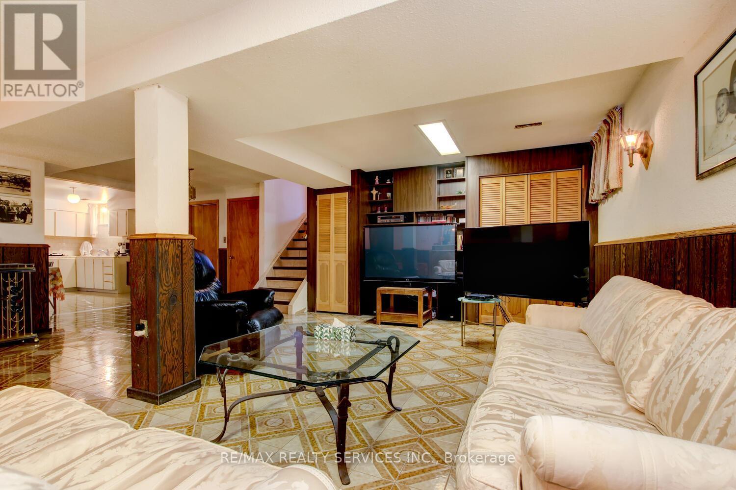 78 Massey Street, Brampton, Ontario  L6S 2W5 - Photo 36 - W12874400