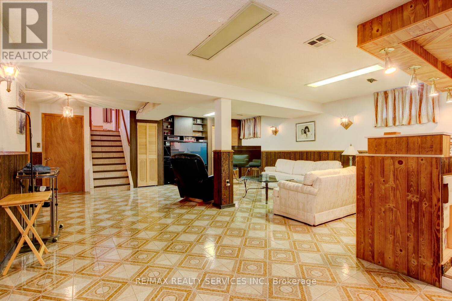 78 Massey Street, Brampton, Ontario  L6S 2W5 - Photo 39 - W12874400