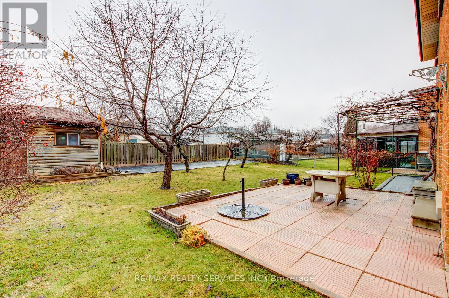 78 Massey Street, Brampton, Ontario  L6S 2W5 - Photo 45 - W12874400