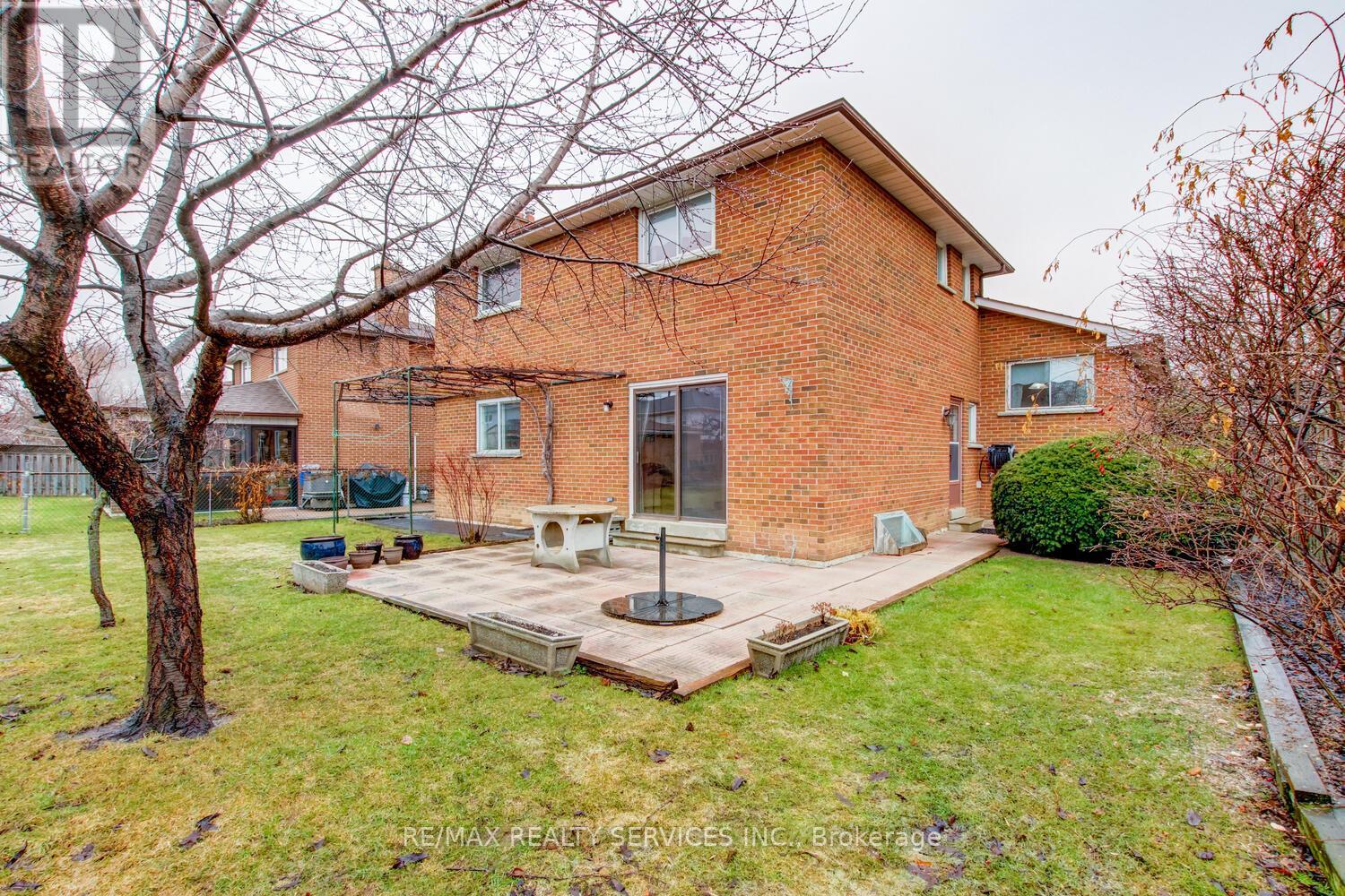 78 Massey Street, Brampton, Ontario  L6S 2W5 - Photo 46 - W12874400