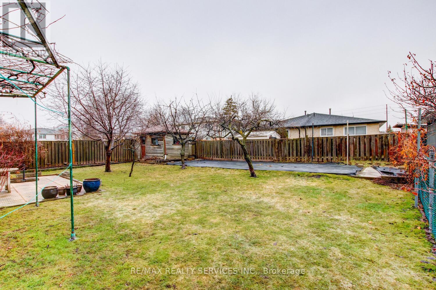 78 Massey Street, Brampton, Ontario  L6S 2W5 - Photo 47 - W12874400