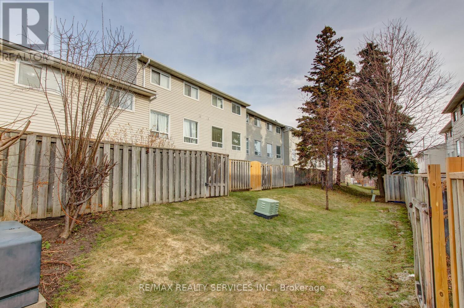 49 - 44 Franklin Court, Brampton, Ontario  L6T 3Z1 - Photo 42 - W12874408