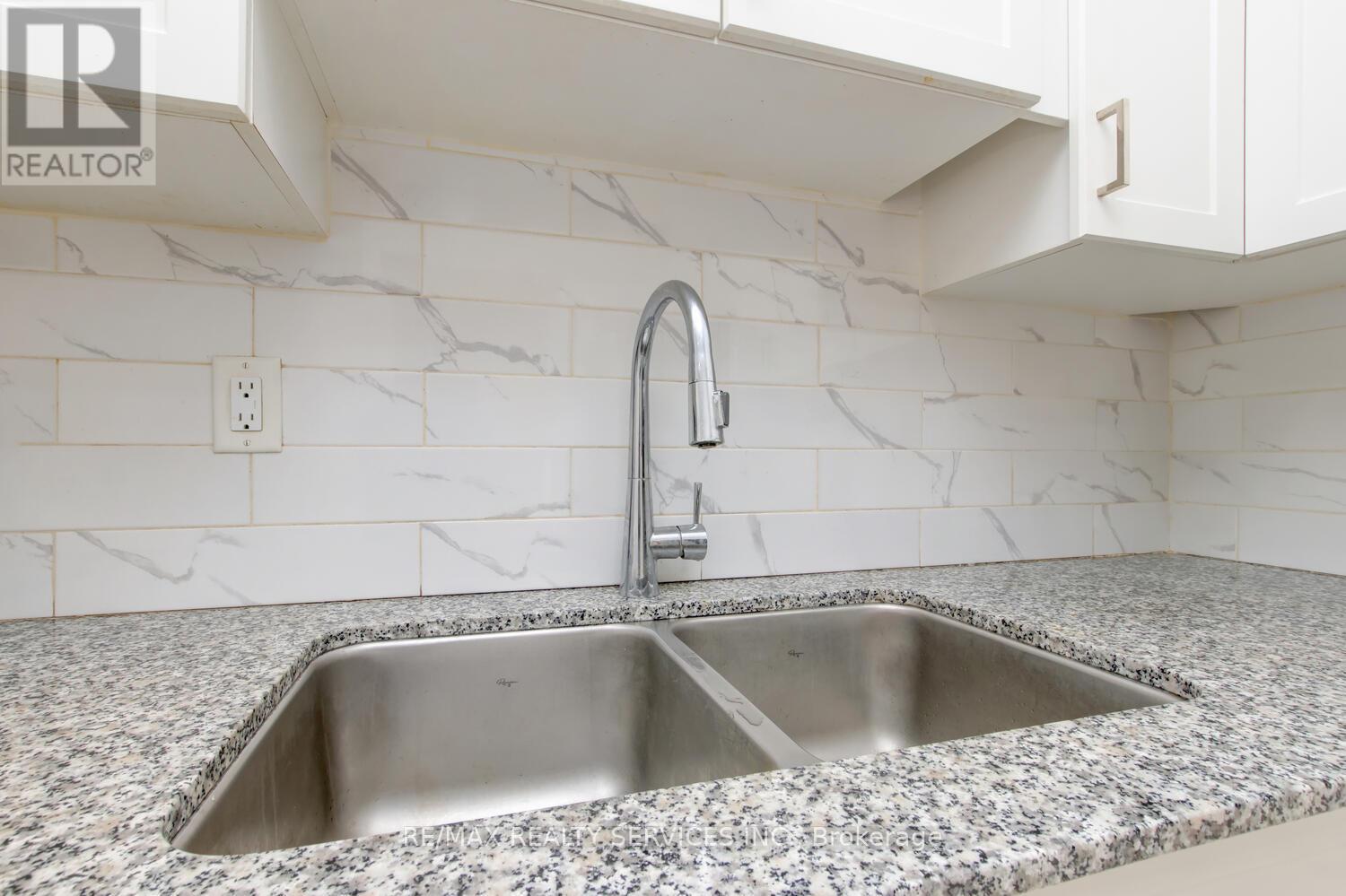 49 - 44 Franklin Court, Brampton, Ontario  L6T 3Z1 - Photo 6 - W12874408