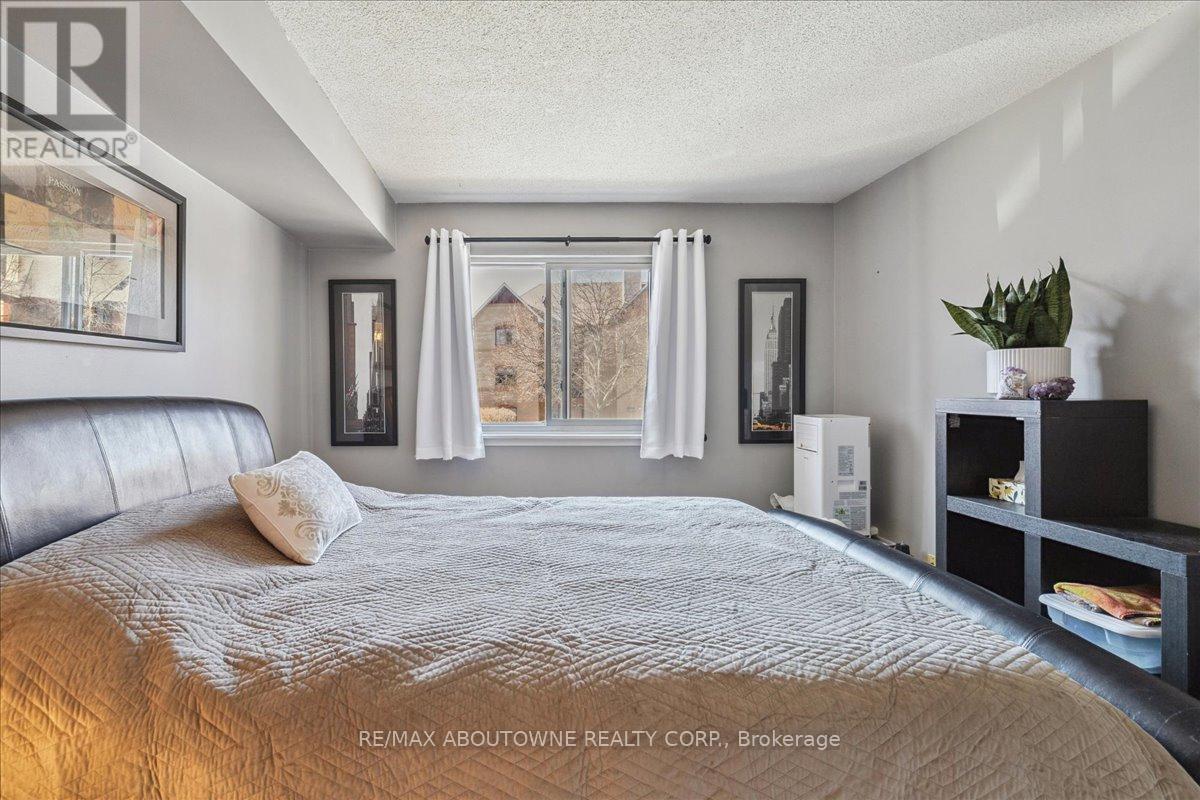 1622 - 1480 Pilgrims Way, Oakville, Ontario  L6M 3G7 - Photo 11 - W12874414